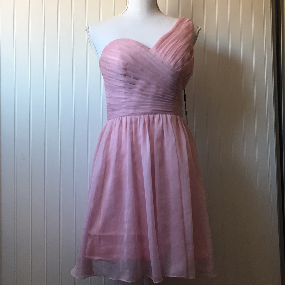 Elegant one shoulder Renz bridal dress. NWT